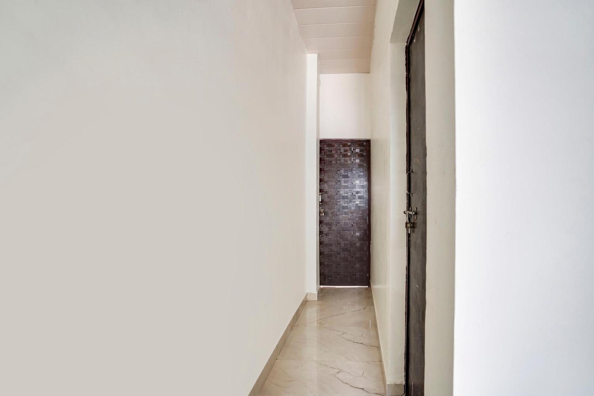 Hotel O The Moon บาแรลลี ภายนอก รูปภาพ