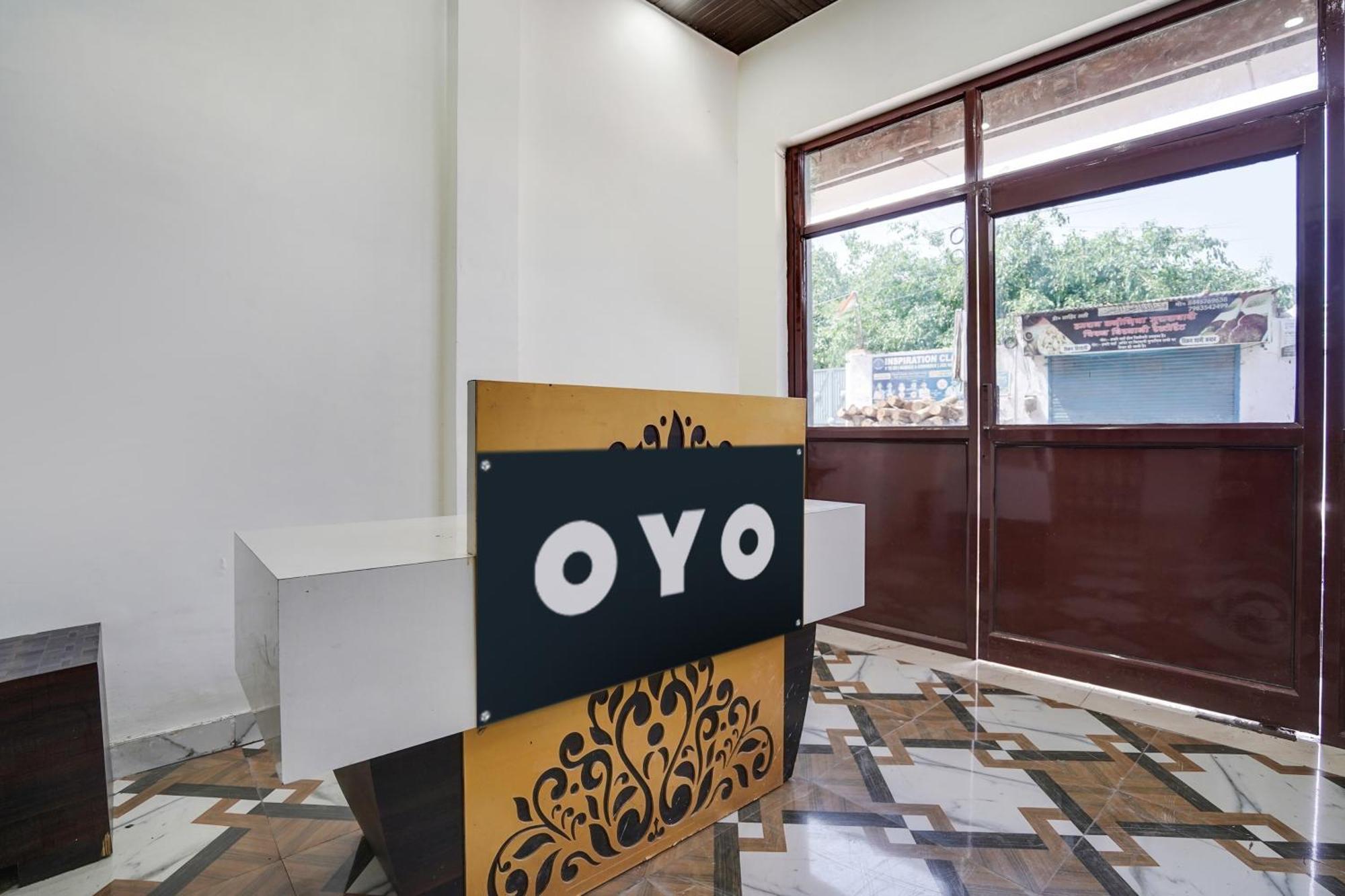 Hotel O The Moon บาแรลลี ภายนอก รูปภาพ