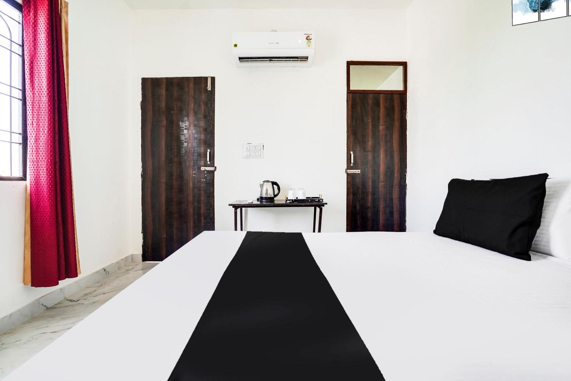 Hotel O The Moon บาแรลลี ภายนอก รูปภาพ
