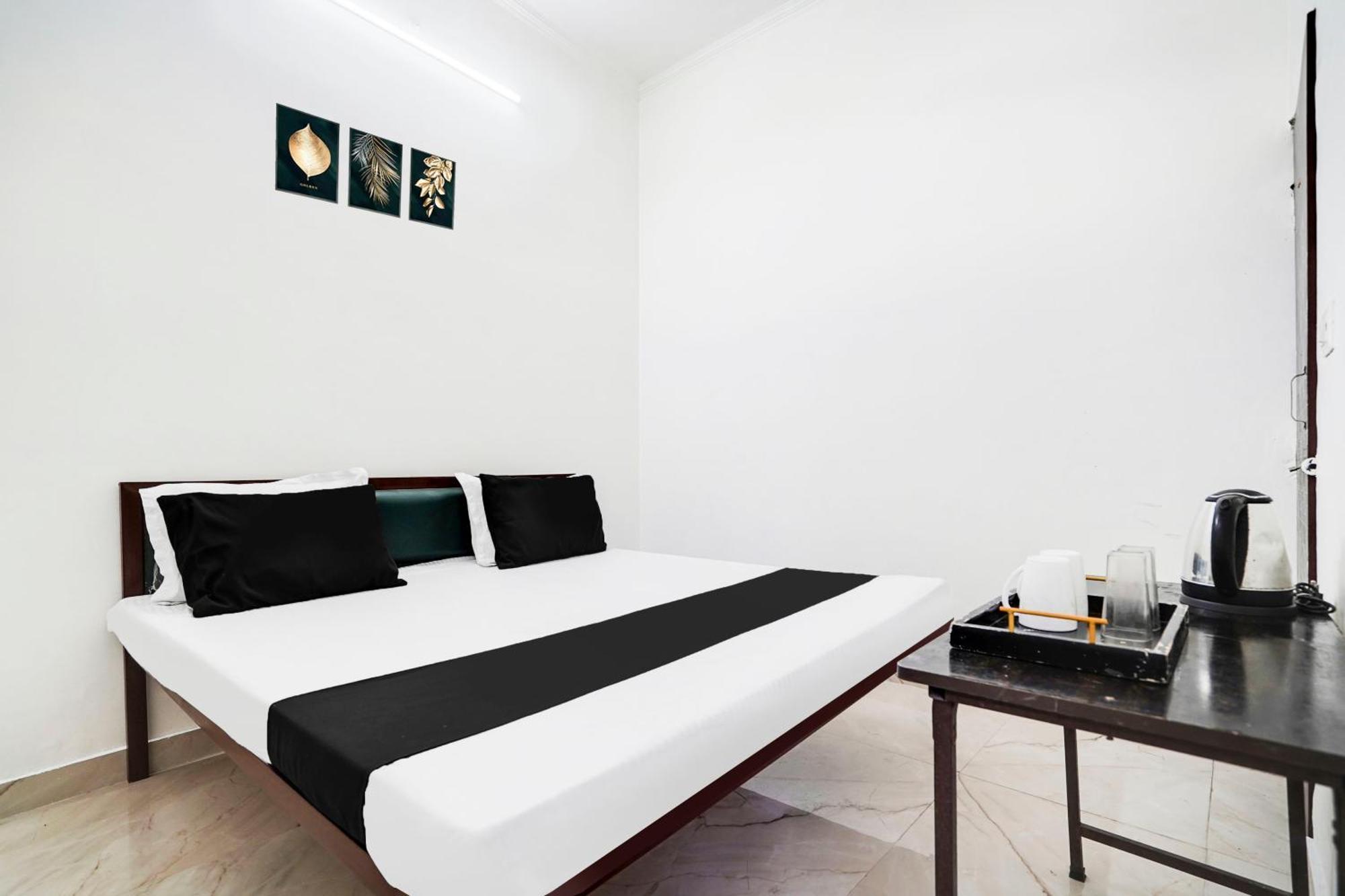 Hotel O The Moon บาแรลลี ภายนอก รูปภาพ